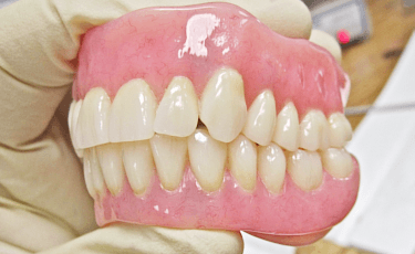 一般的な入れ歯